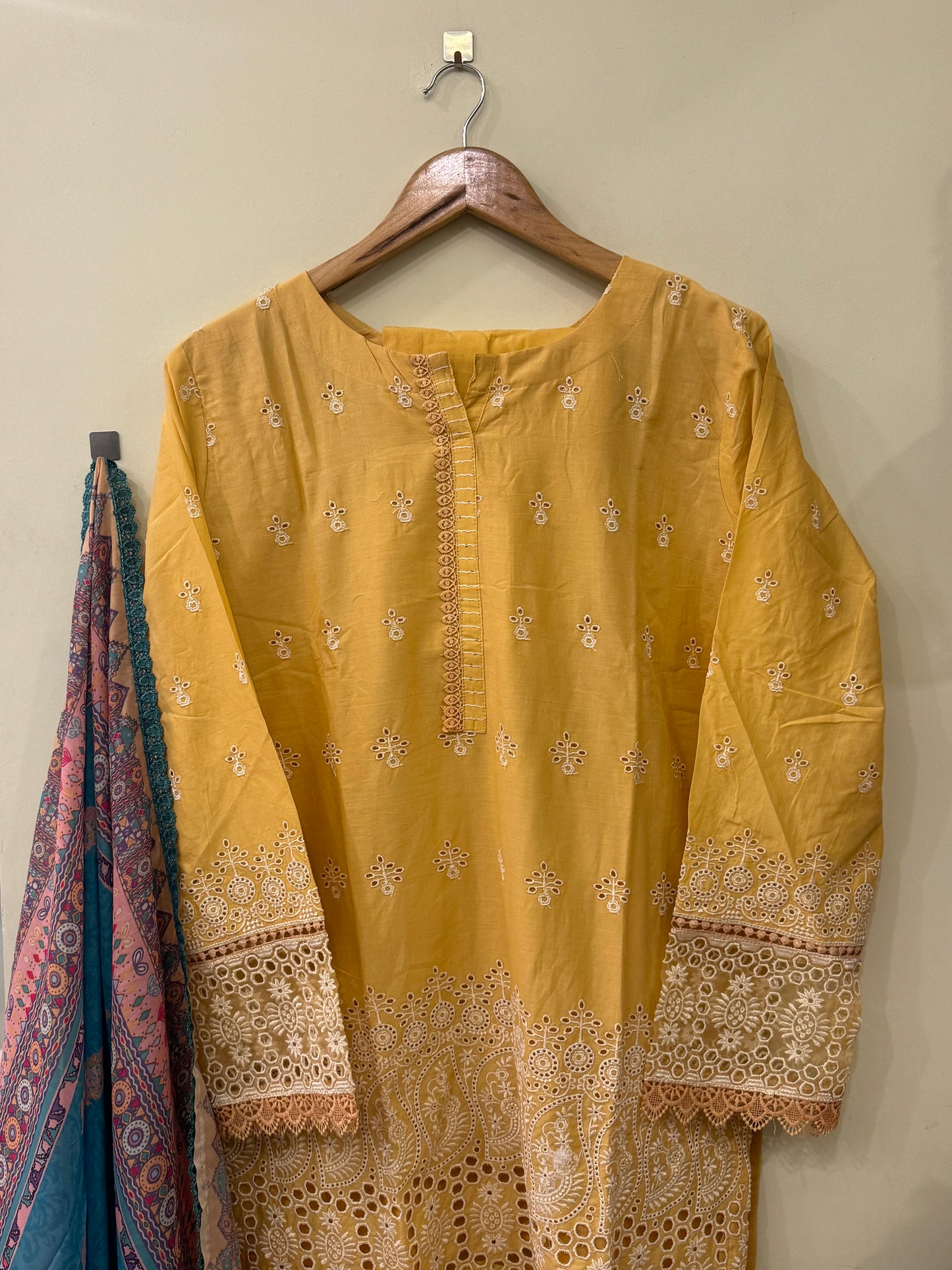 Pakistani embroidered suit with muslin dupatta-1003(N)