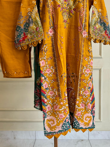 Casual Chic Pakistani Suit-2