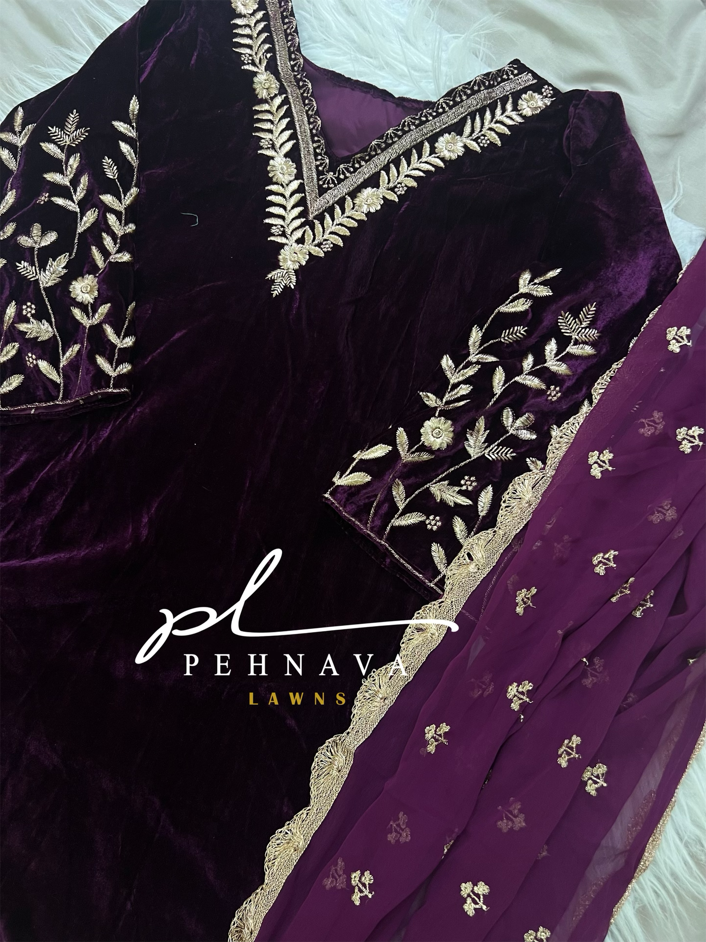 Embroidered velvette suit -purple