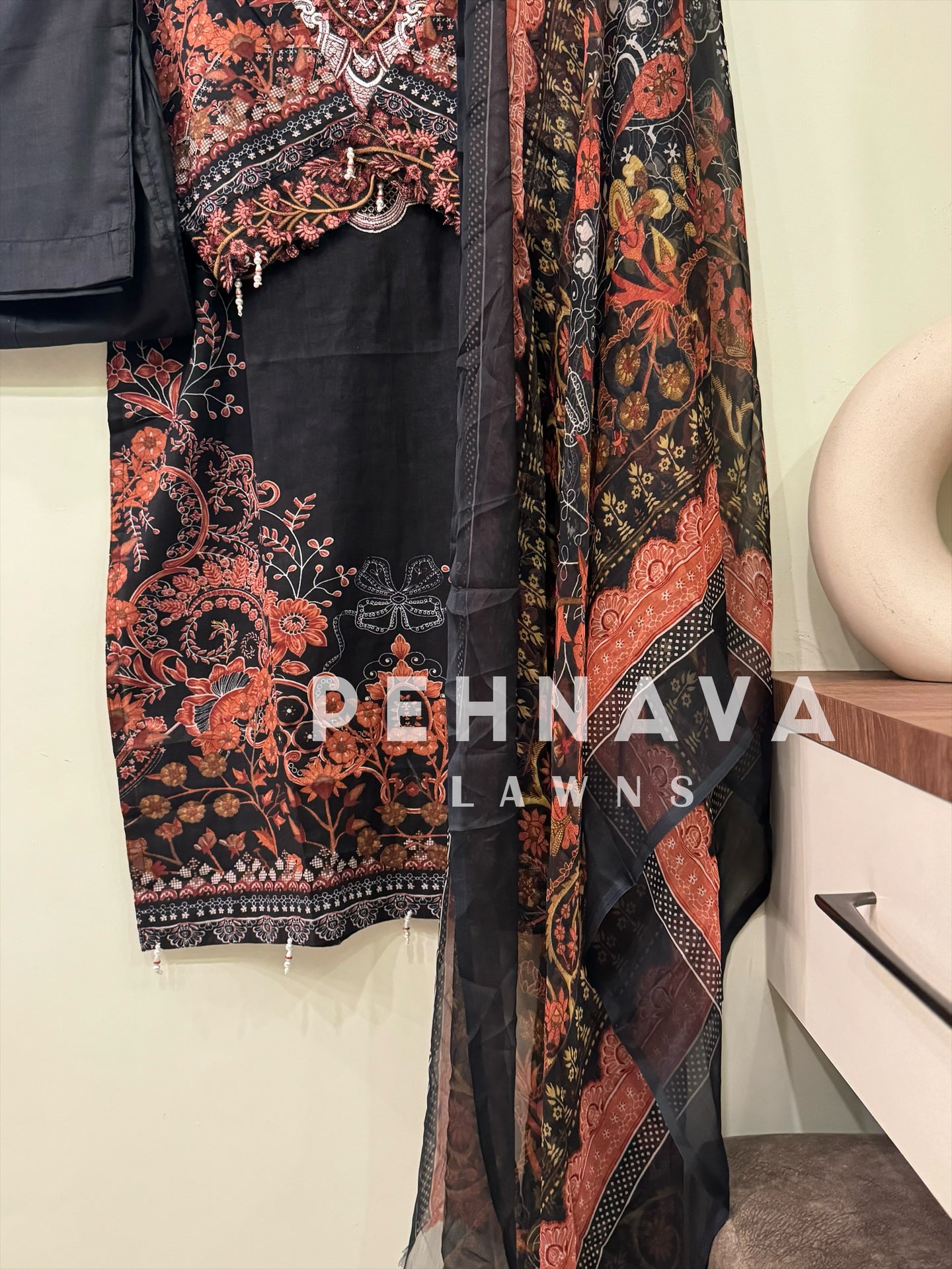 Beautiful printed suit with chiffon dupatta-6005