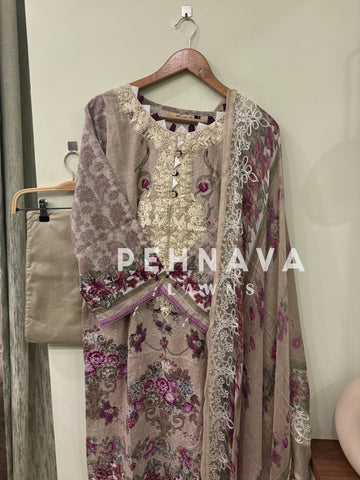 Printed casual suit with chiffon embroidered dupatta-7042