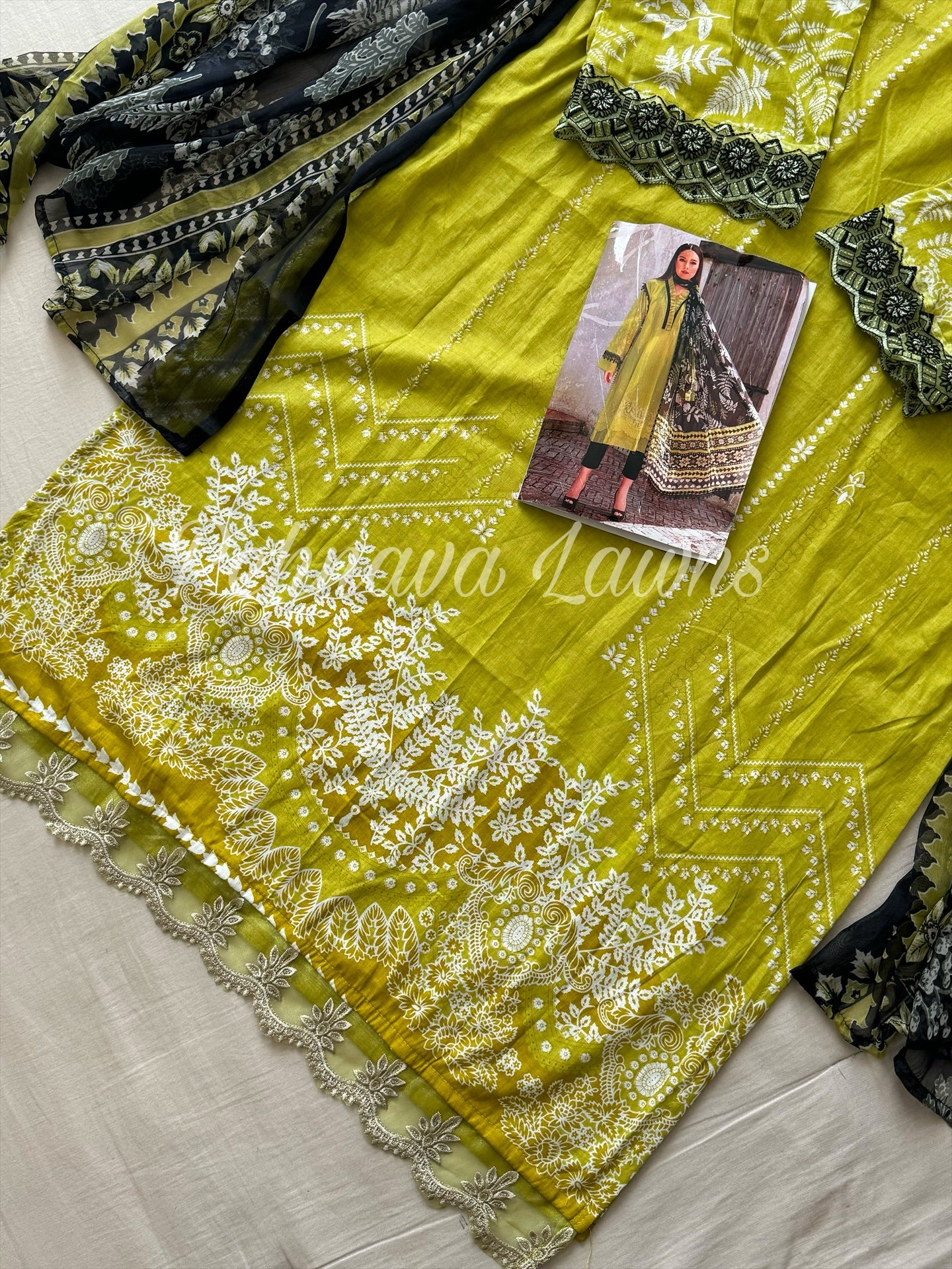 Co-ord suit with chiffon dupatta-basics 3236/411