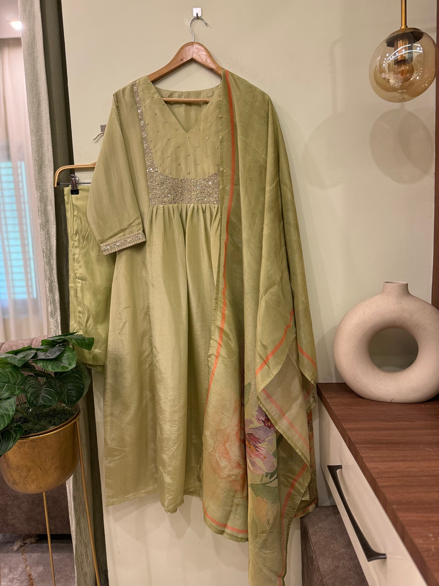 Tissue pleated suit with tissue dupatta-4085