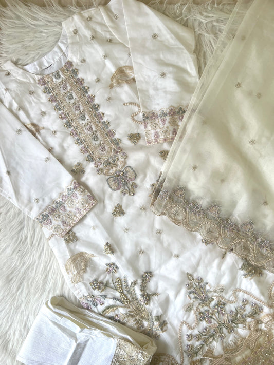 organza embroidered suit-white