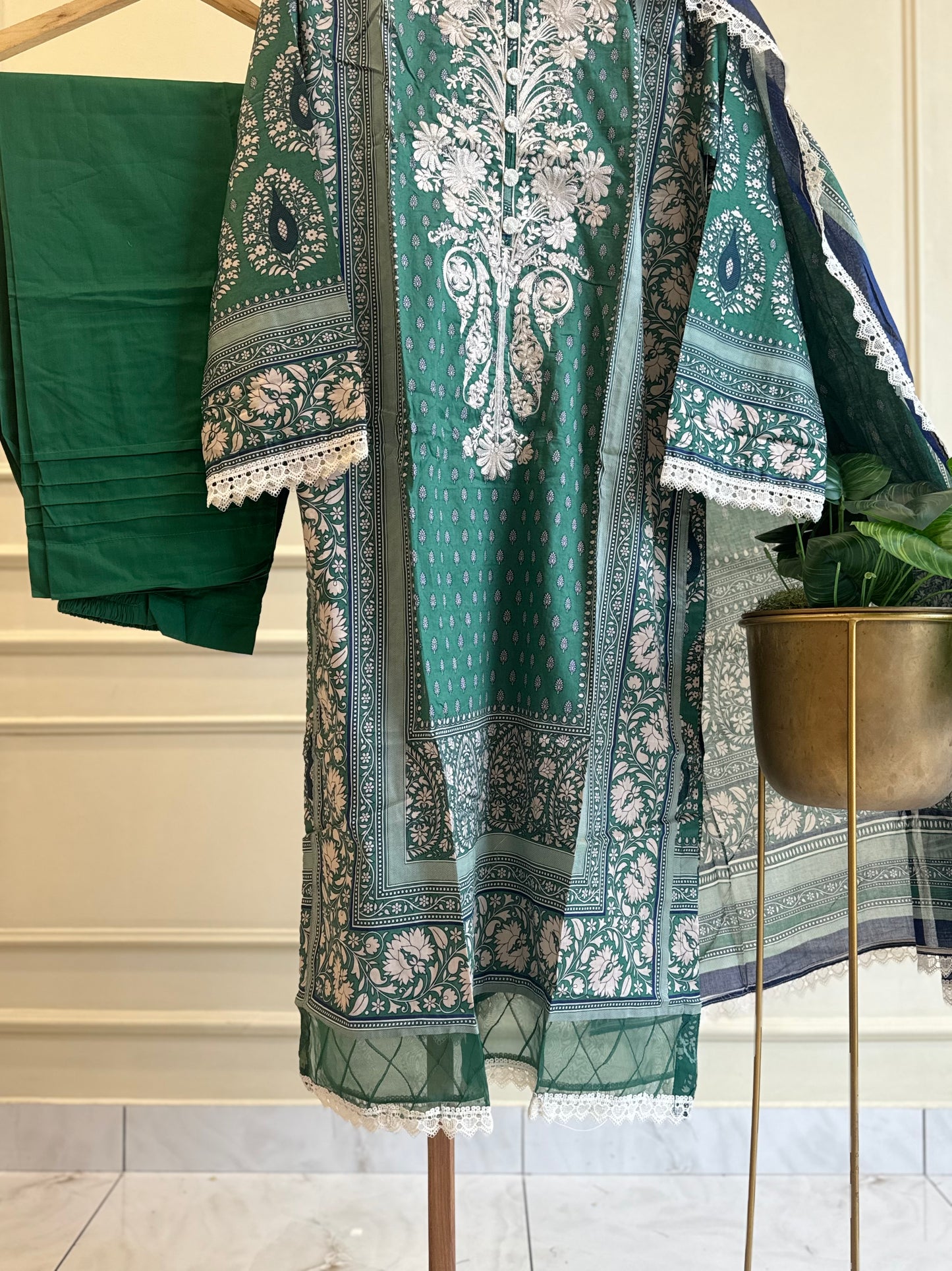 Khaadi Classic Embroidered Lawn Suit –green size M