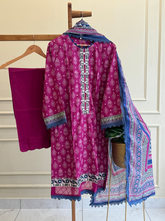 Khaadi Heritage Embroidered Lawn Suit – 3-Piece Premium Collection pink/blue