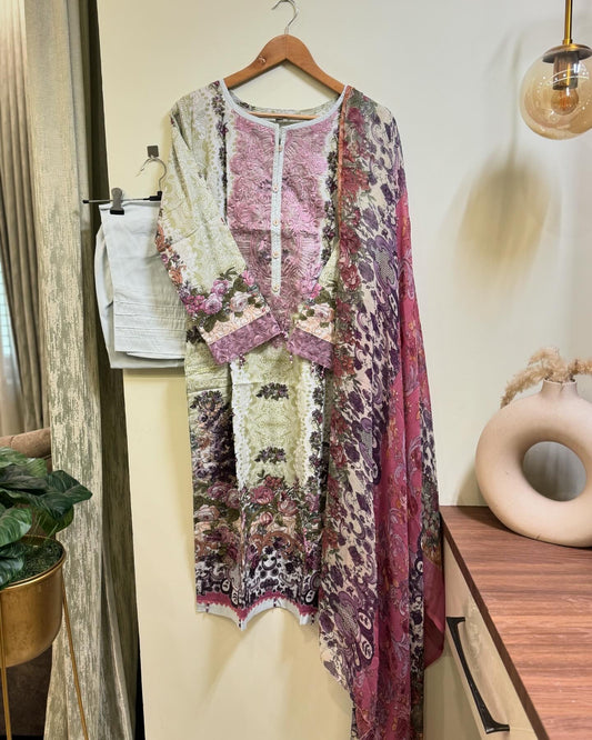 Printed casual suit with chiffon dupatta - 3386