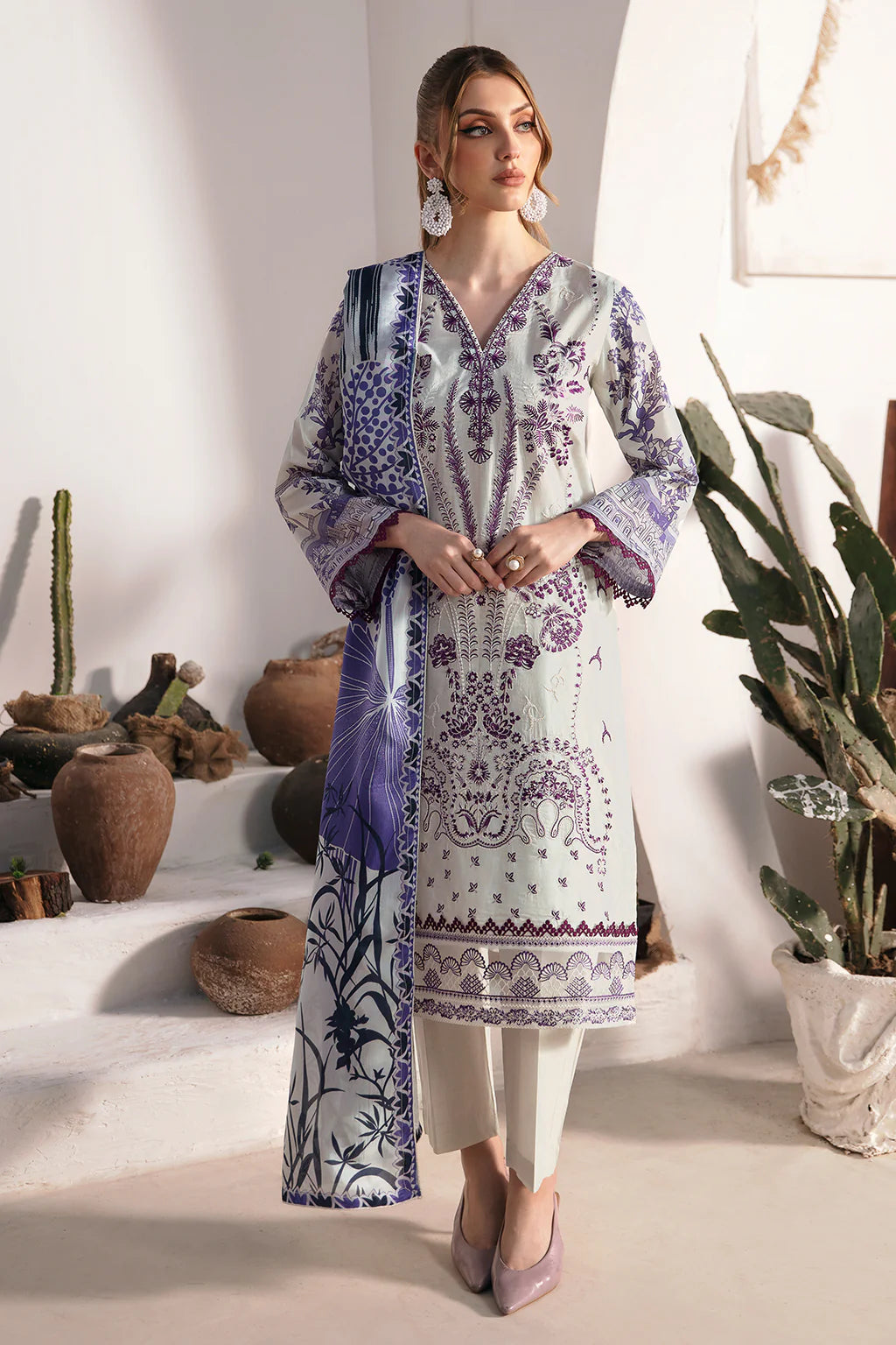 Lawn embroidered suit-G-204