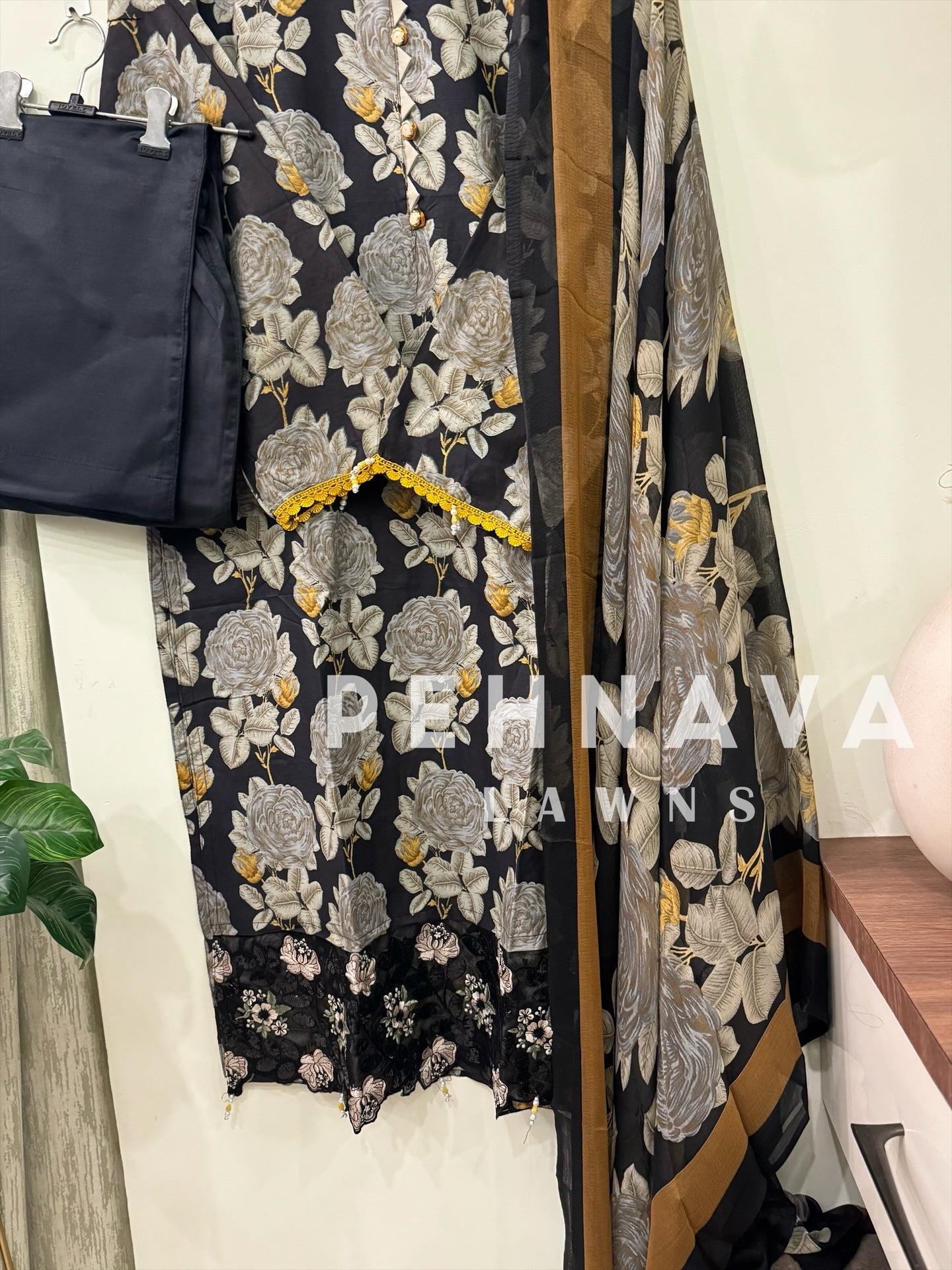 Printed casual suit with chiffon dupatta-3417