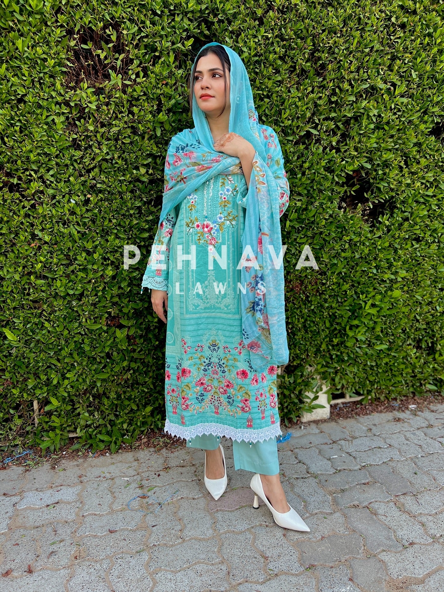 Paki printed suit with embroidered patches -1001