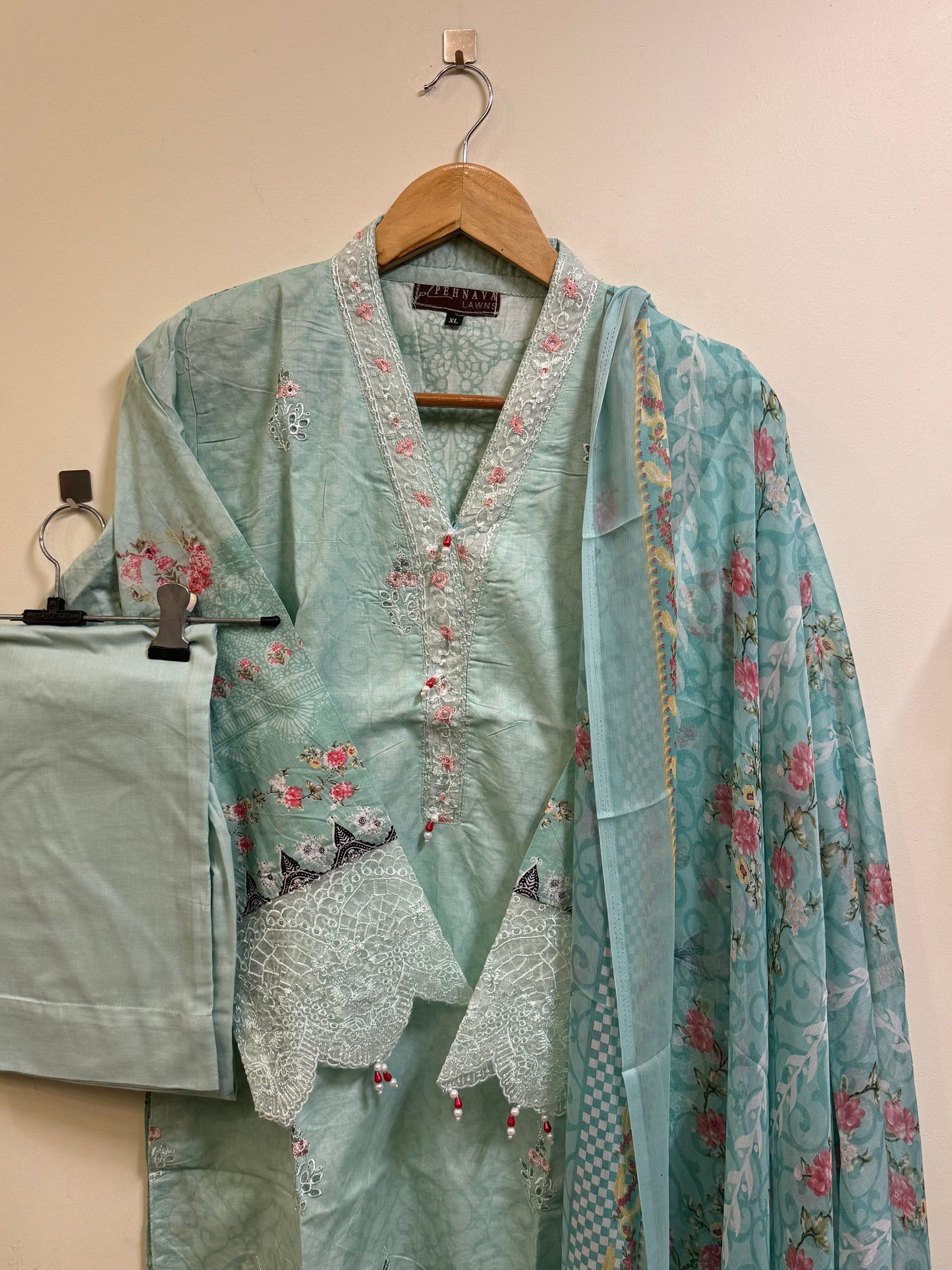 Embroidered suit with chiffon dupatta-1102