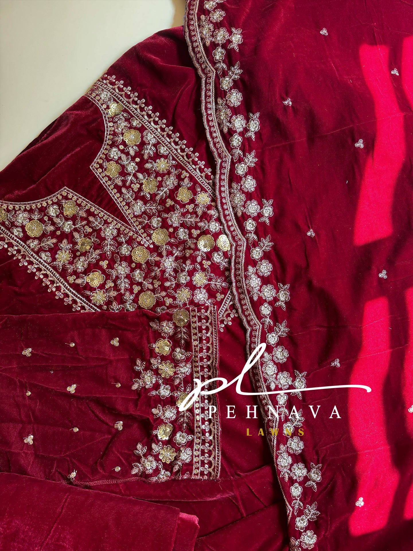 Embroidered velvette suit -32213