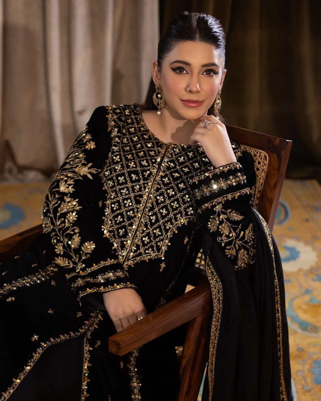 Embroidered velvette suit (black)-1151