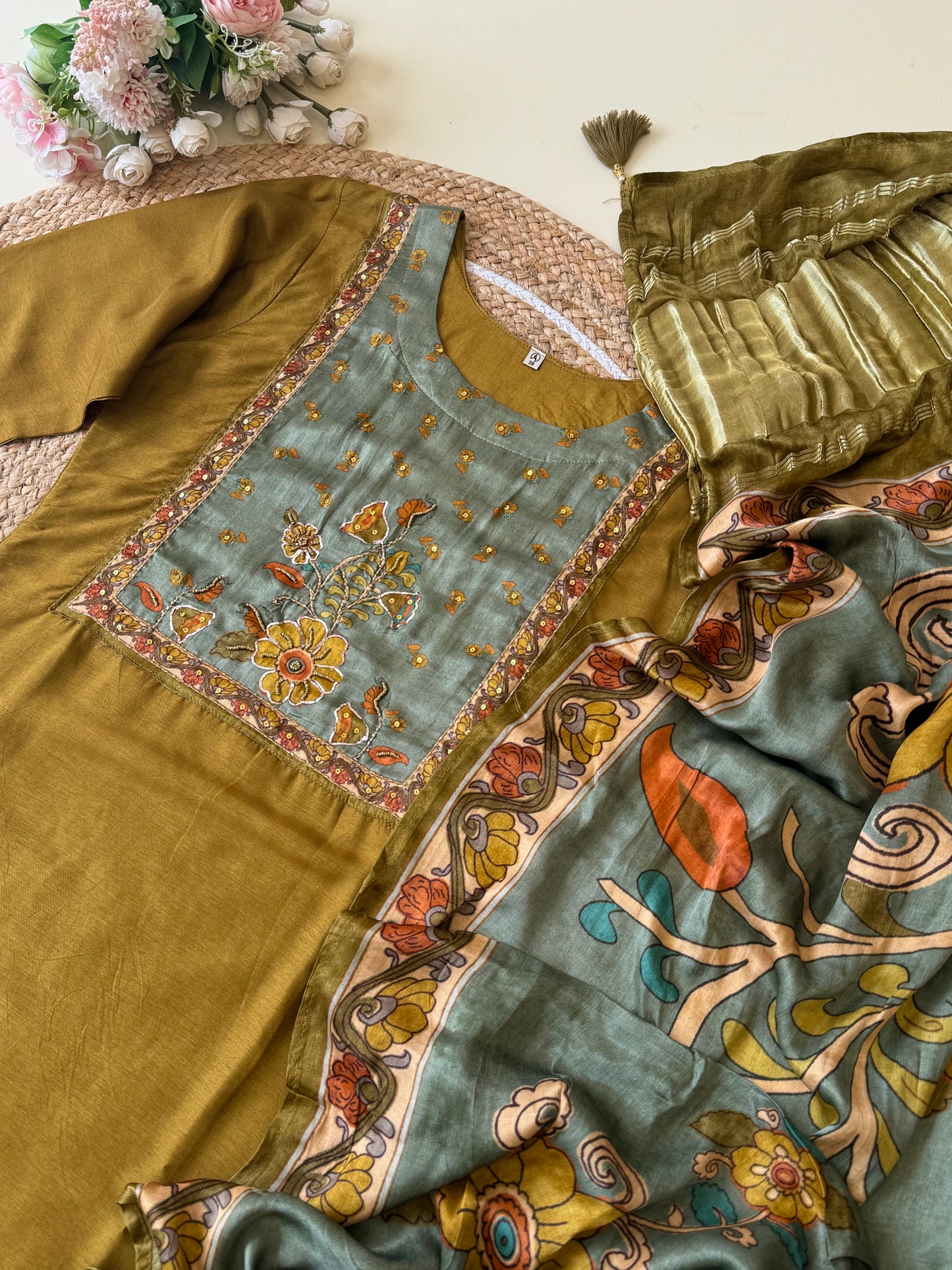 Russian silk suit with gajji silk woven dupatta-14