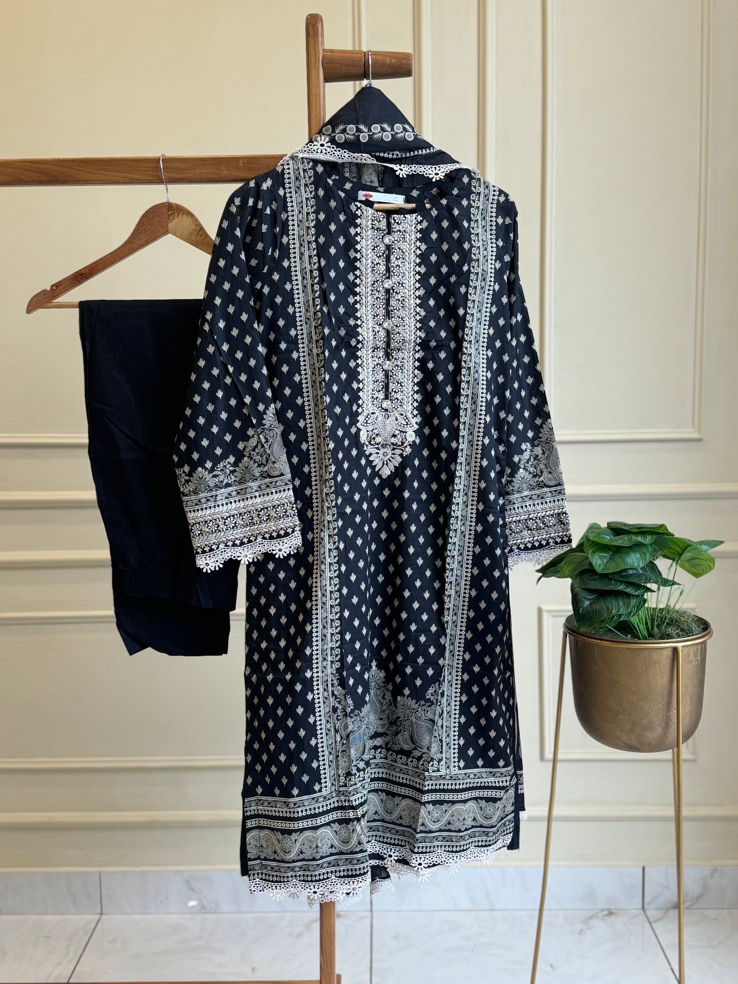 Khaadi Classic Embroidered Lawn Suit –Black floral size S