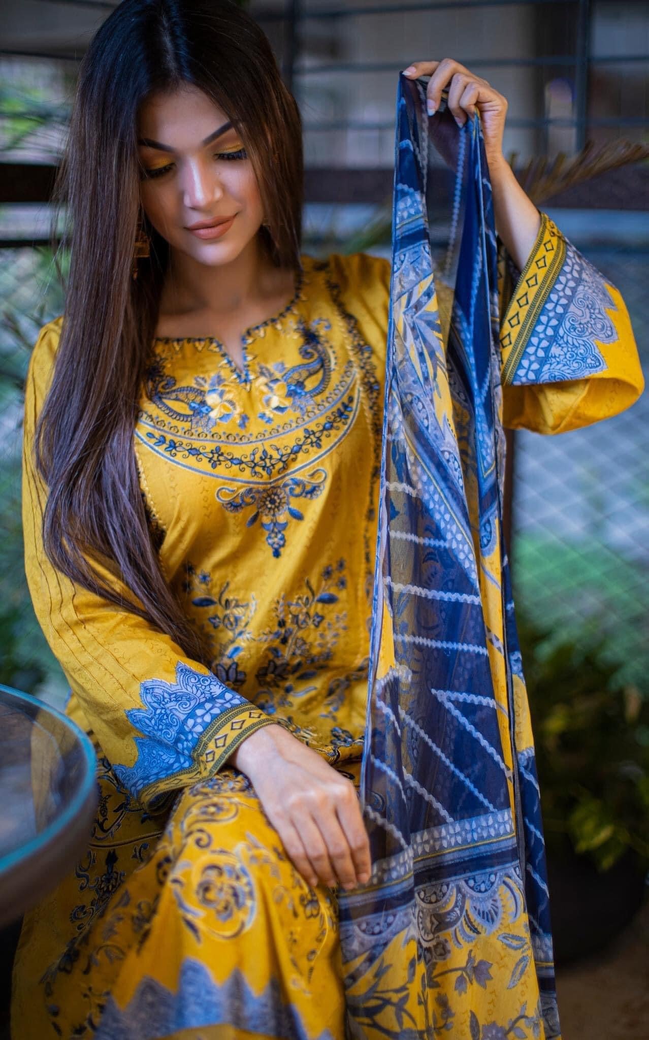 Embroidered cotton suit with chiffon dupatta -3229