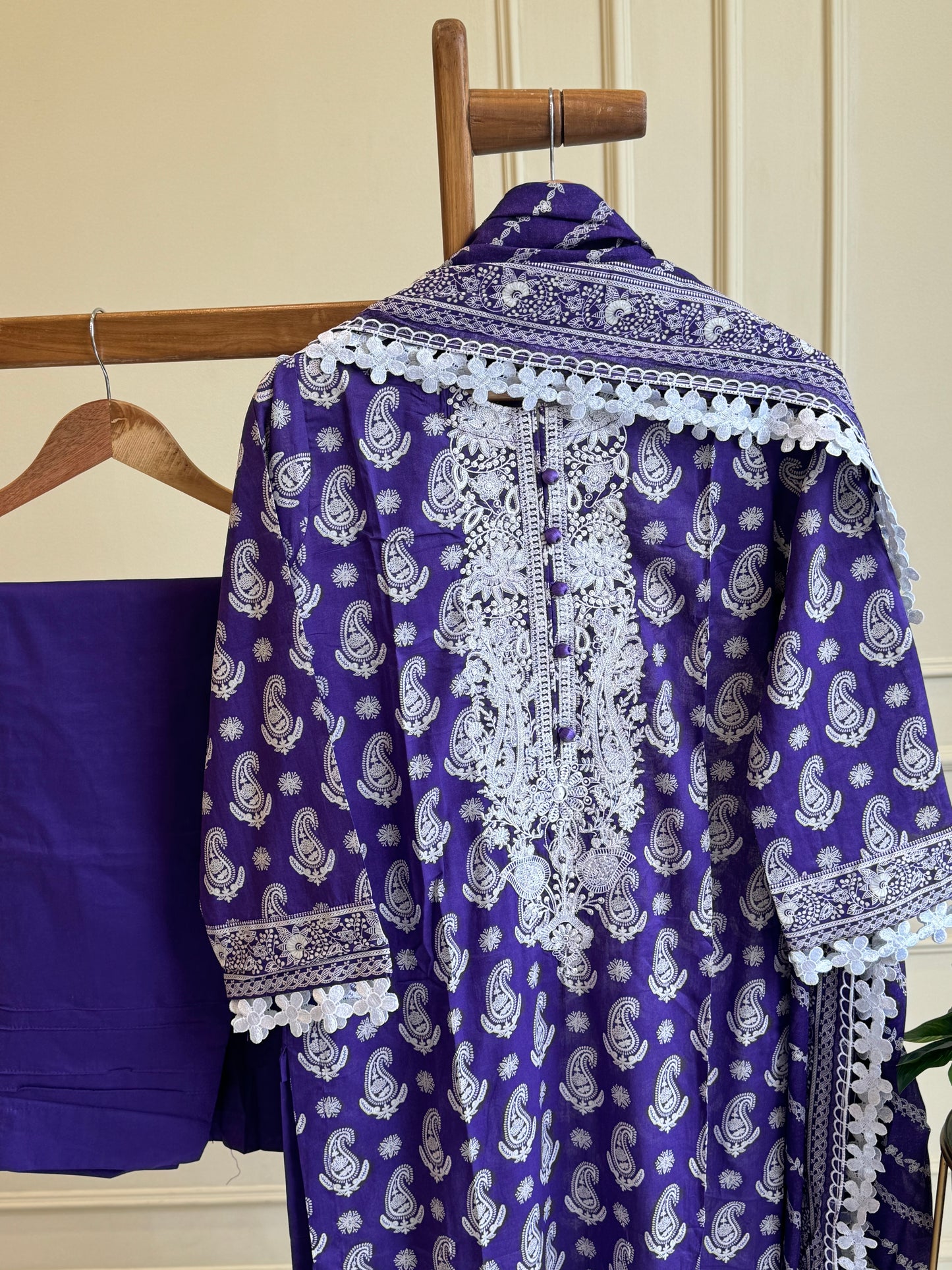 Khaadi Classic Embroidered Lawn Suit –violet floral size S