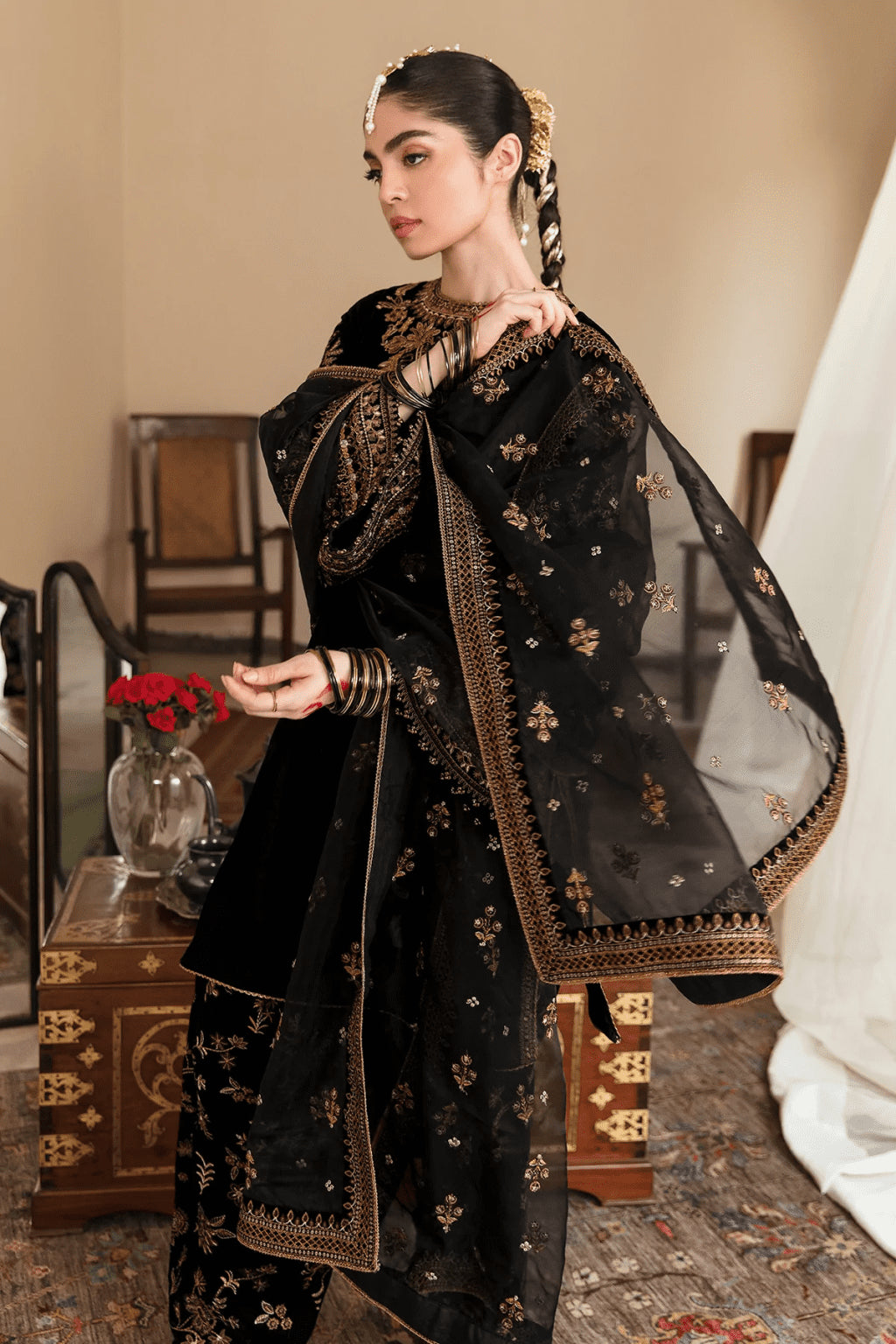 Embroidered velvette suit -3187