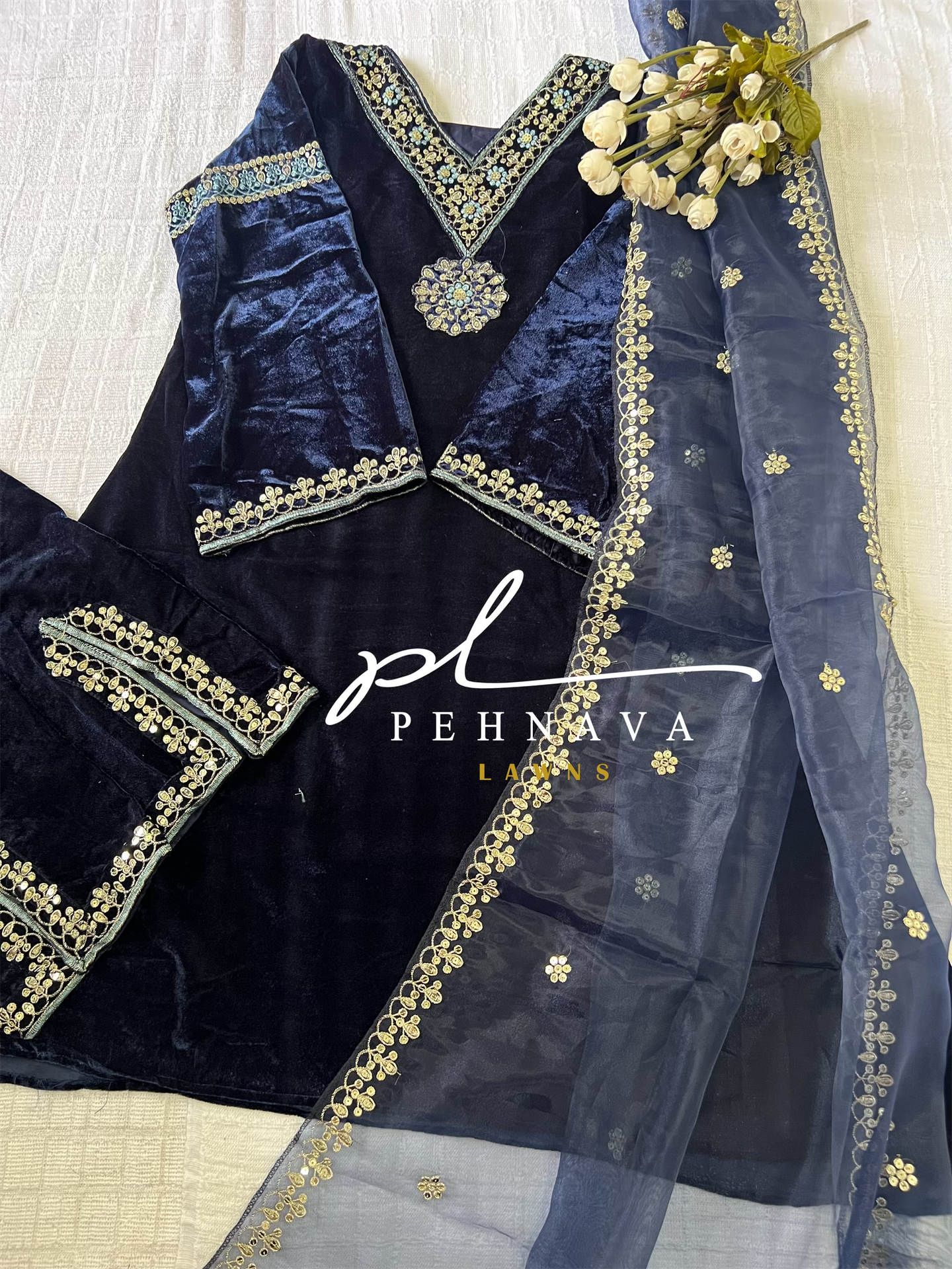 Embroidered velvette suit -6008