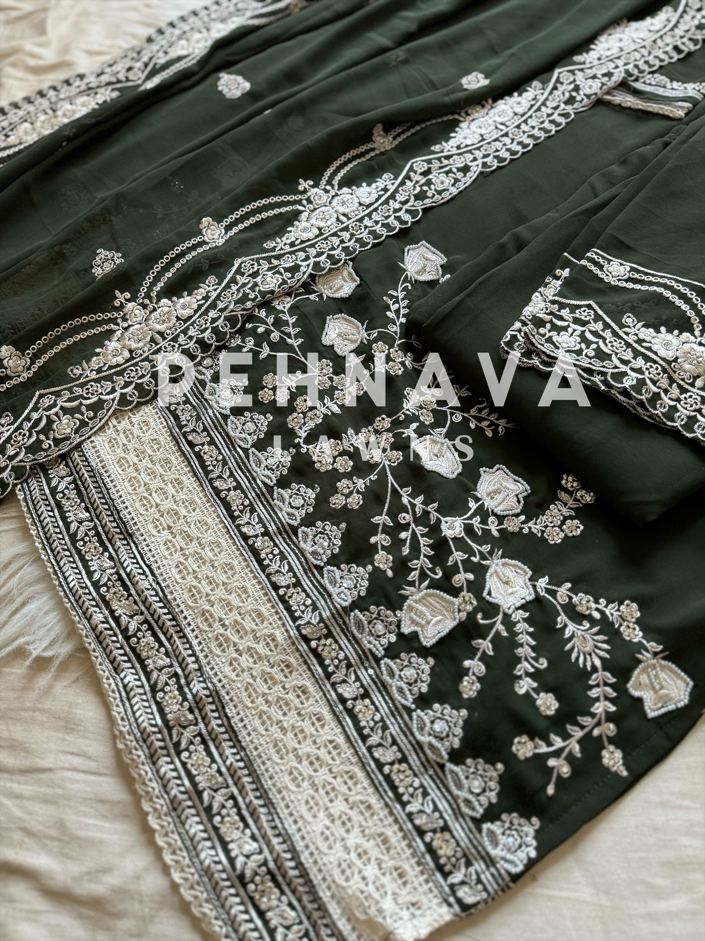 Embroidered georgette suit R-15