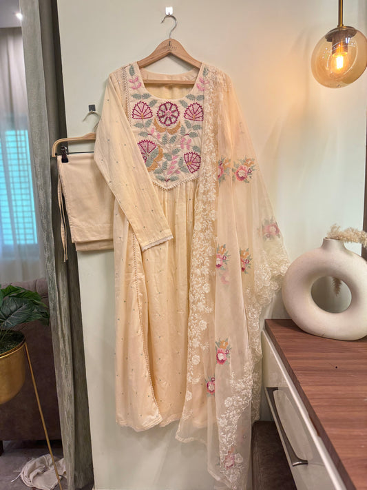 Cotton embroidered suit with beautiful handwork detaling-09