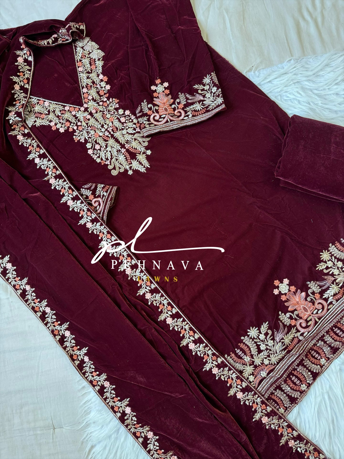 Embroidered velvette suit -3241