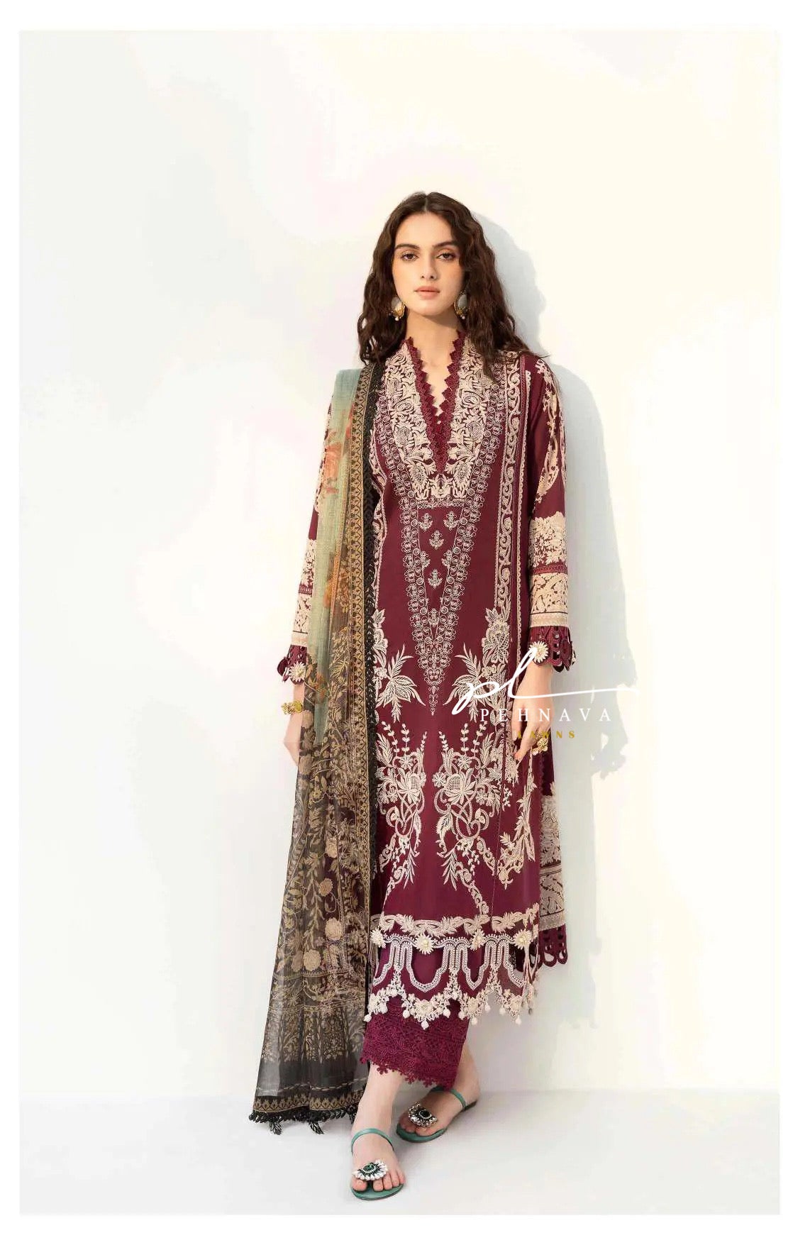 Embroidered casual suit-3228