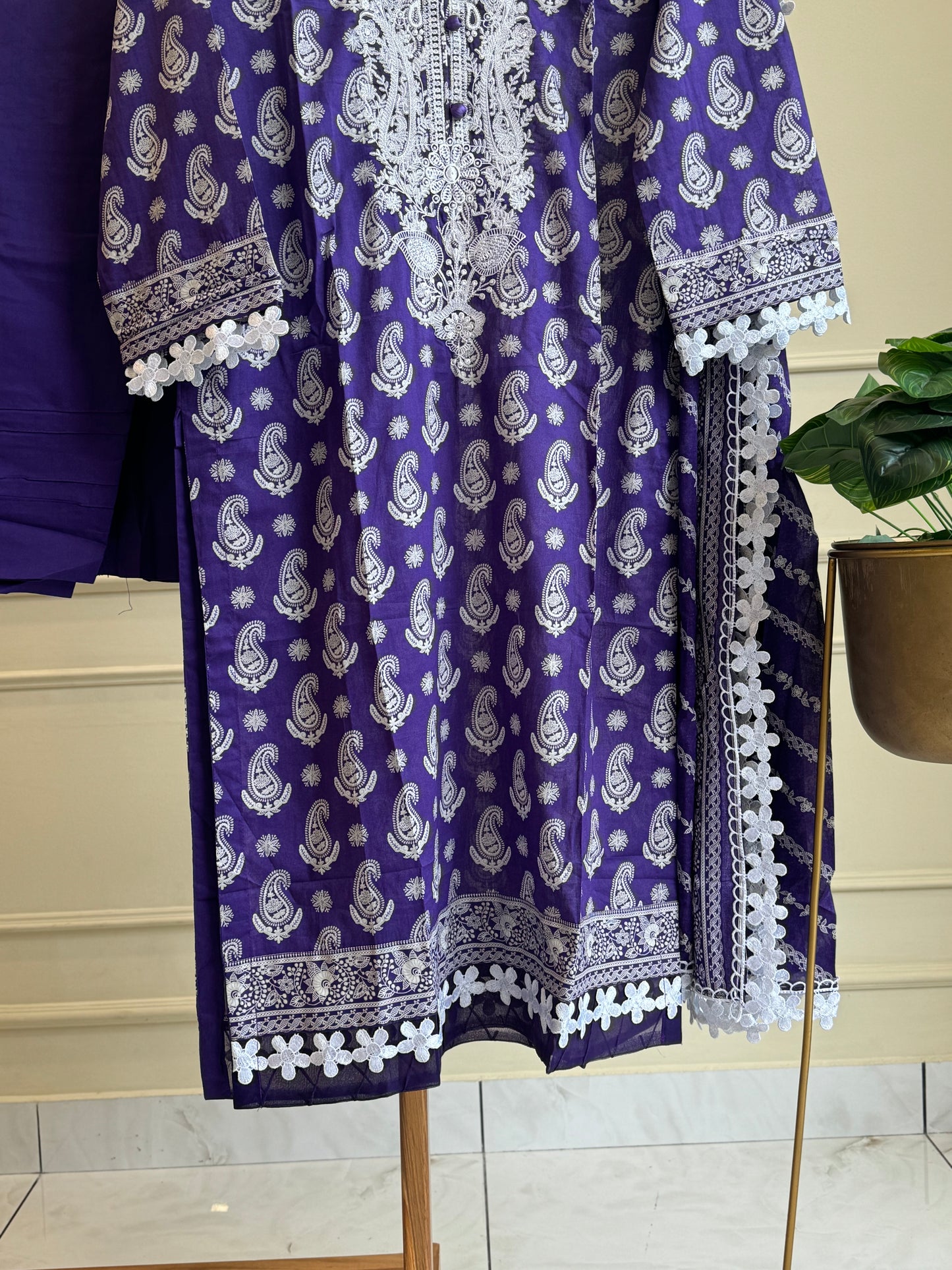 Khaadi Classic Embroidered Lawn Suit –violet floral size S