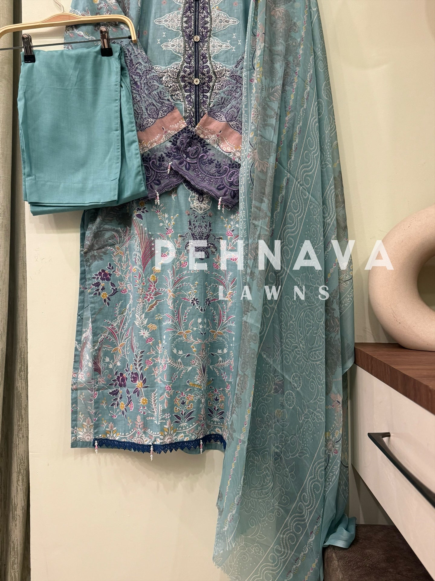 Beautiful printed suit with chiffon dupatta-6002