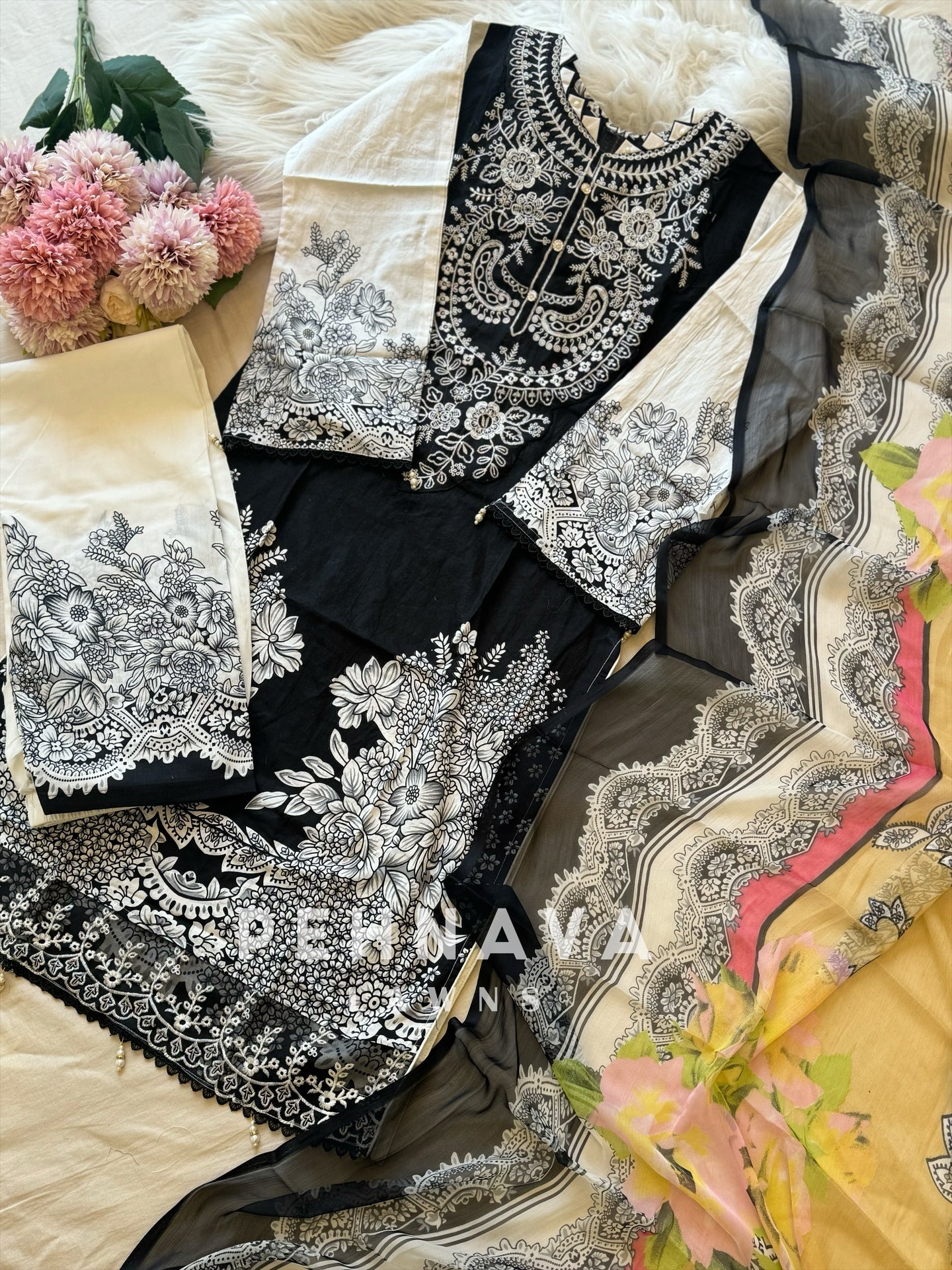 Printed casual suit with chiffon dupatta- ez B/W