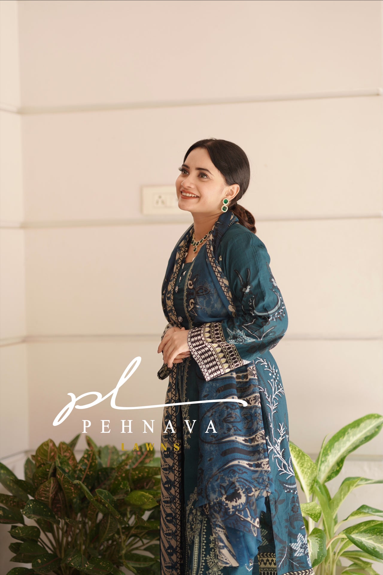 Embroidered cotton suit with chiffon dupatta -  3375