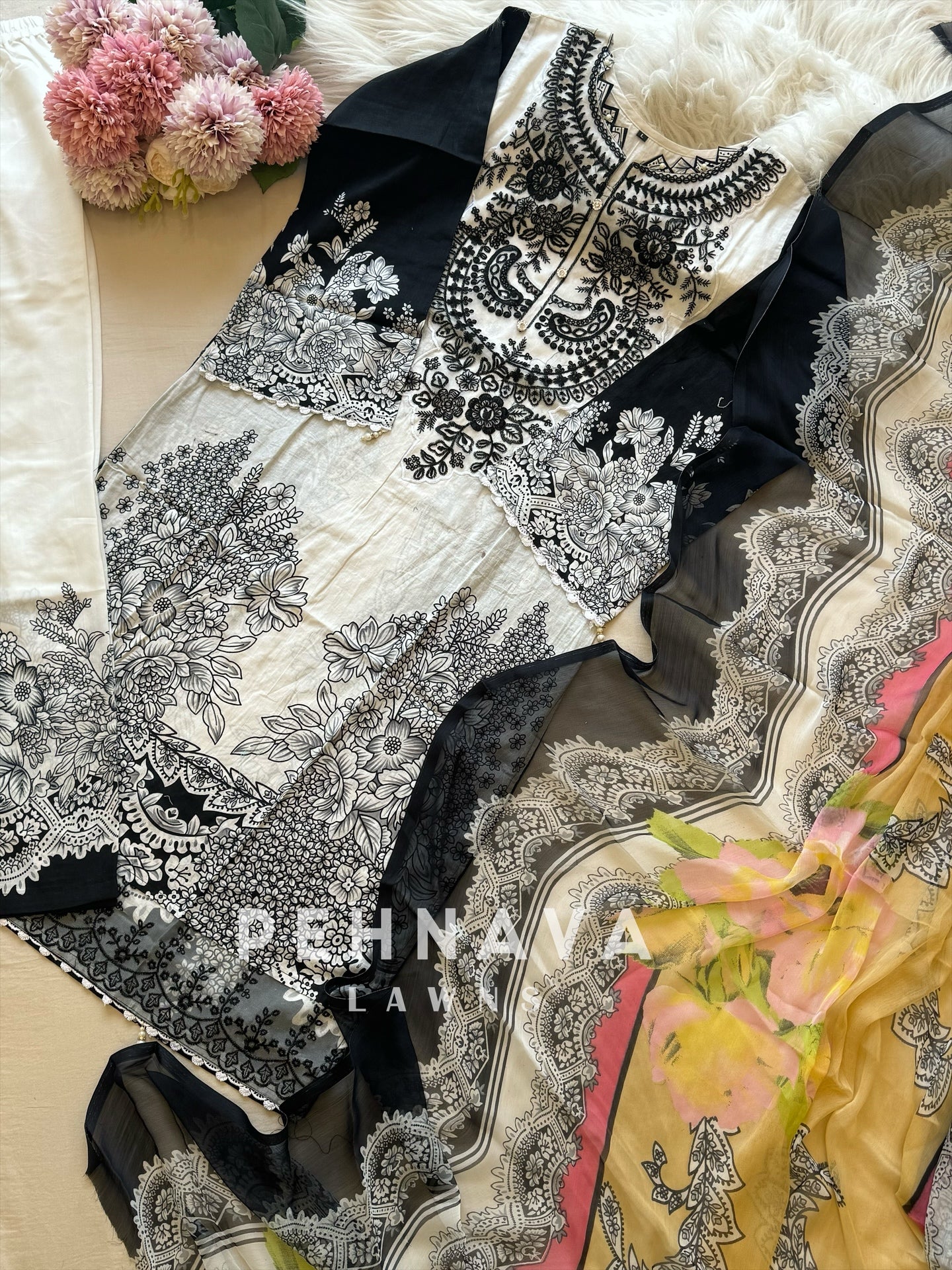 Printed casual suit with chiffon dupatta- ez B/W