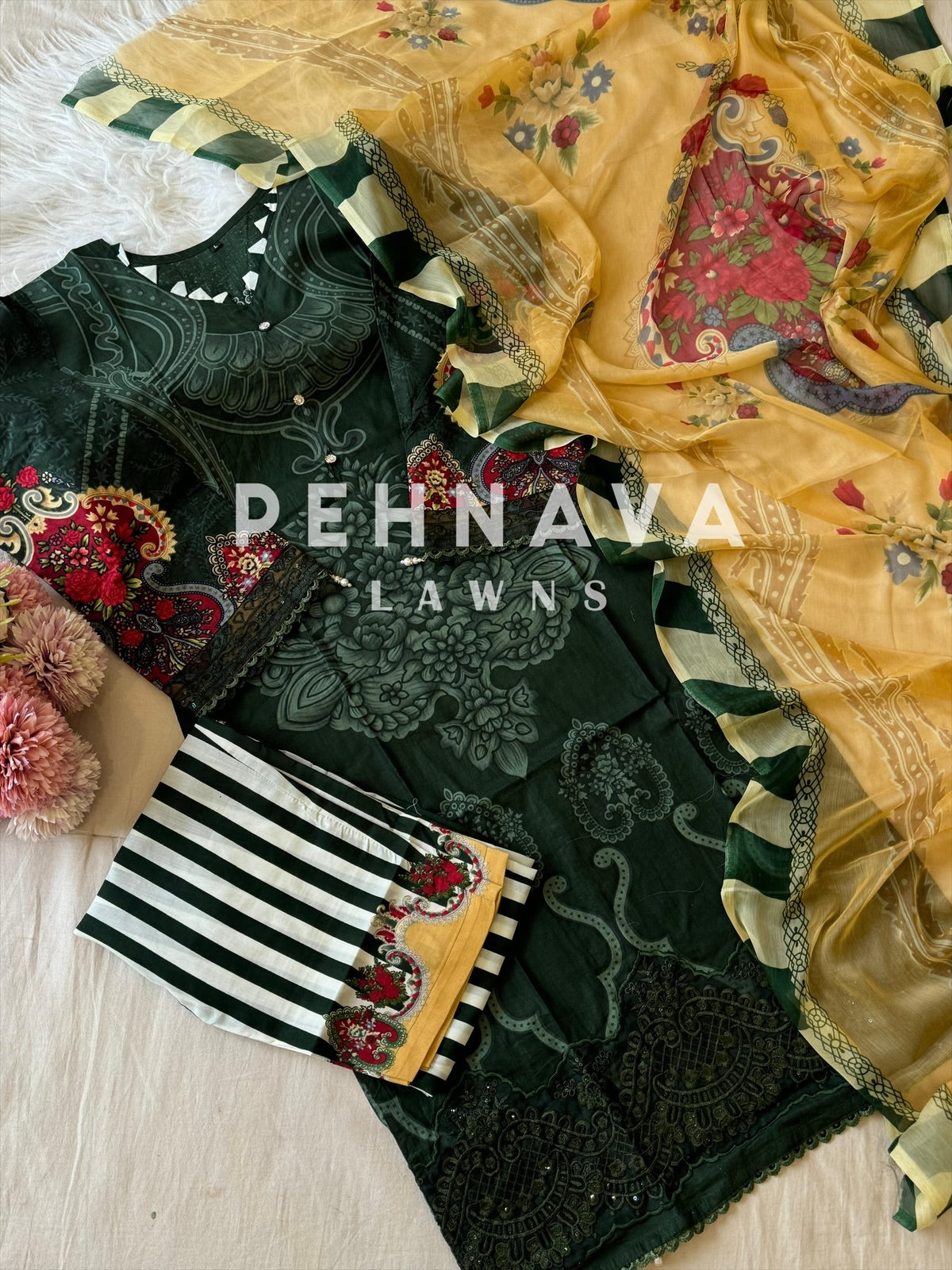 Cotton Casual Suit Featuring Embroidered Patches-Green