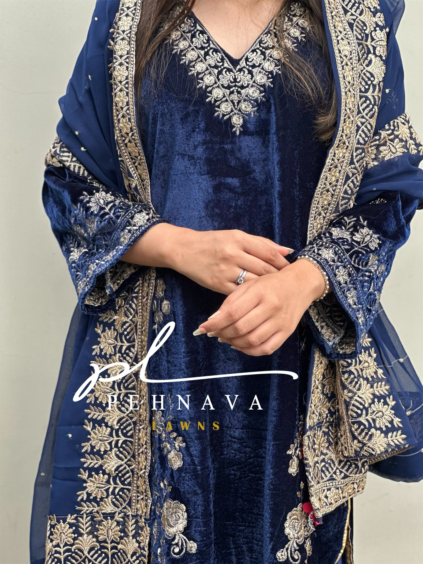 Embroidered velvette suit -blue