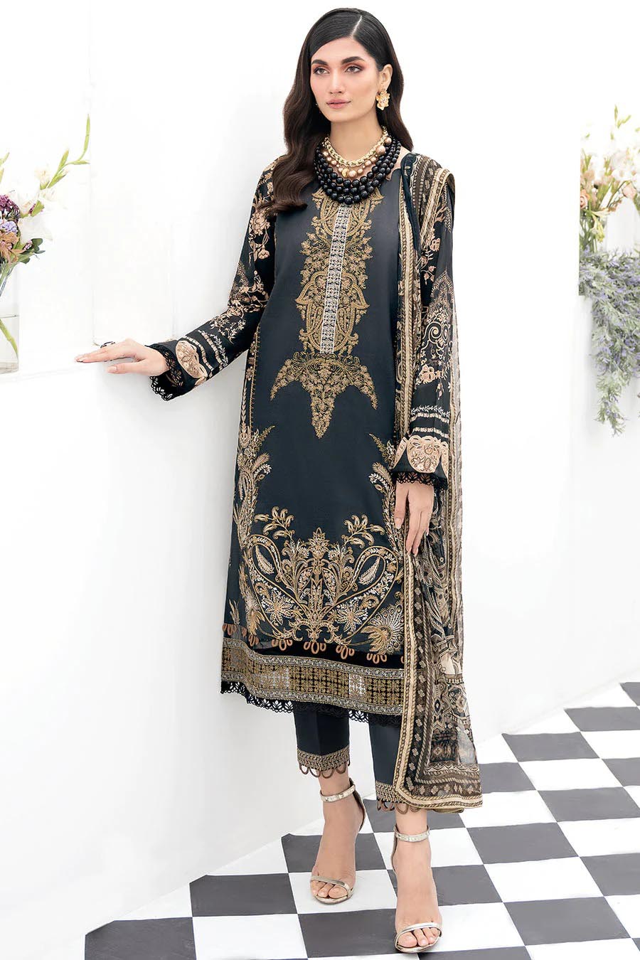 Embroidered suit with chiffon dupatta-3157