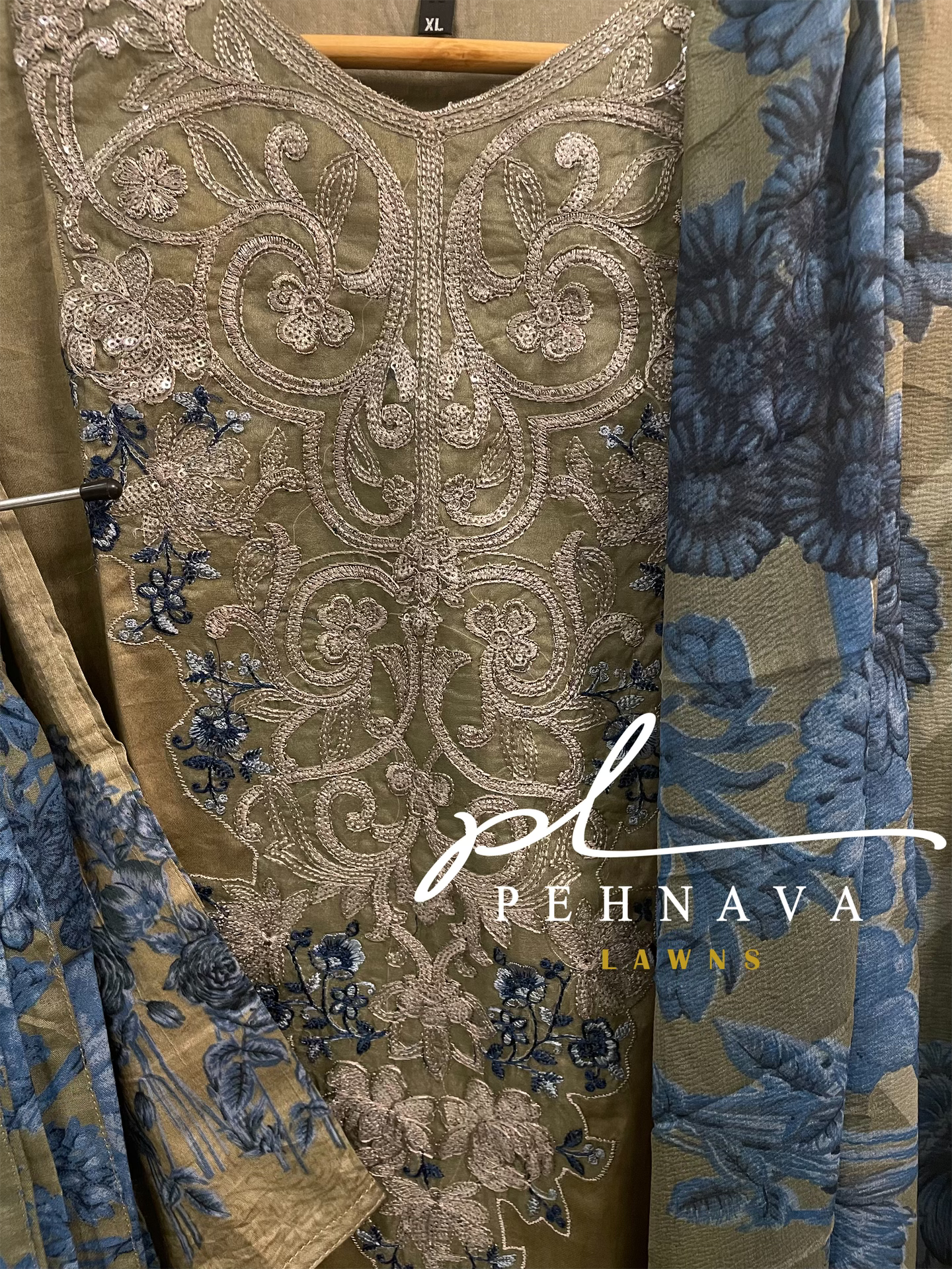 Printed casual suit with chiffon dupatta-3199