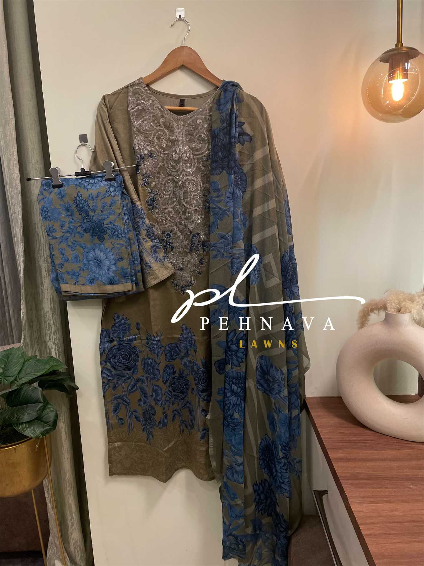 Printed casual suit with chiffon dupatta-3199