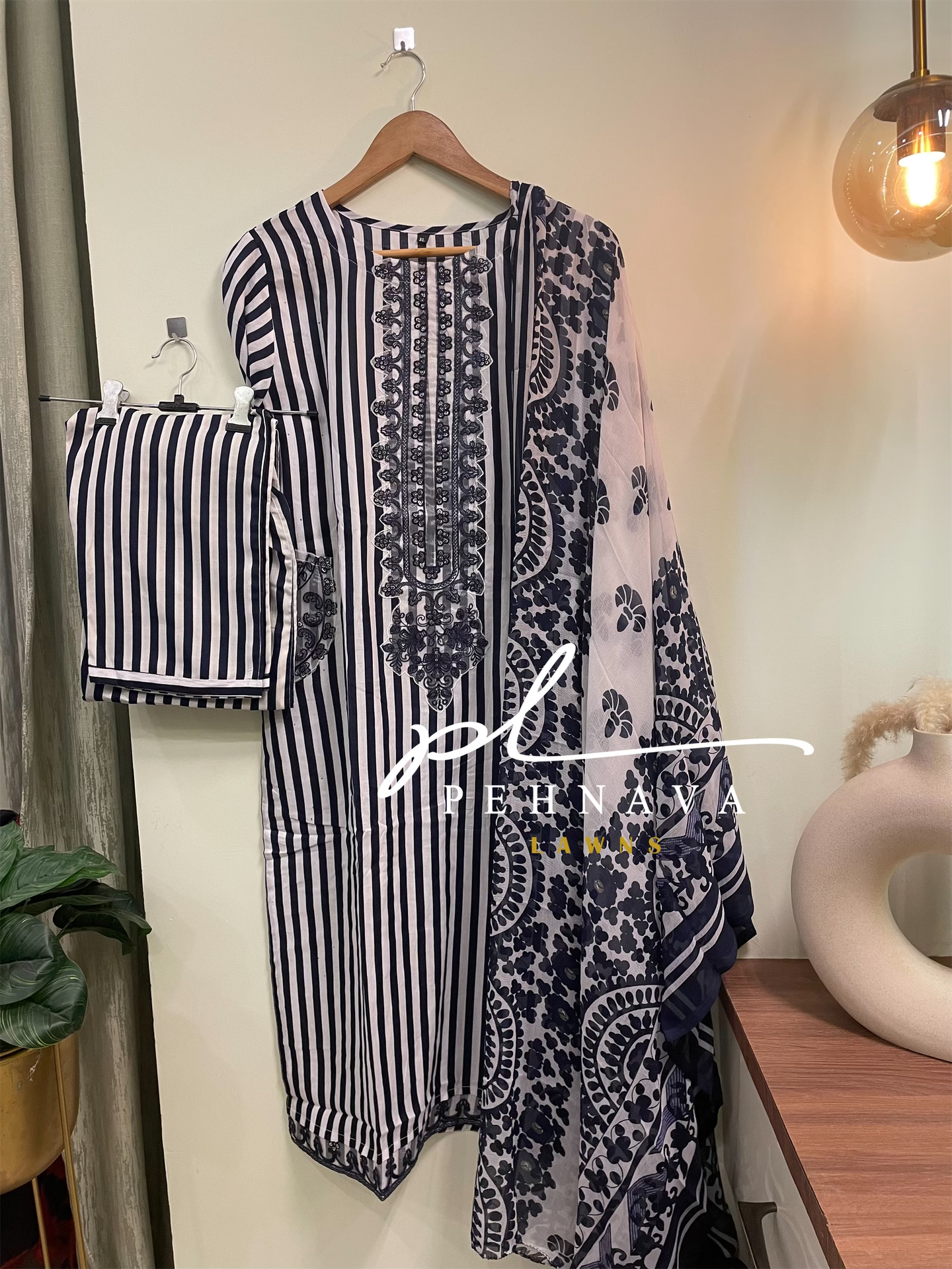 Printed casual suit with chiffon dupatta-3196