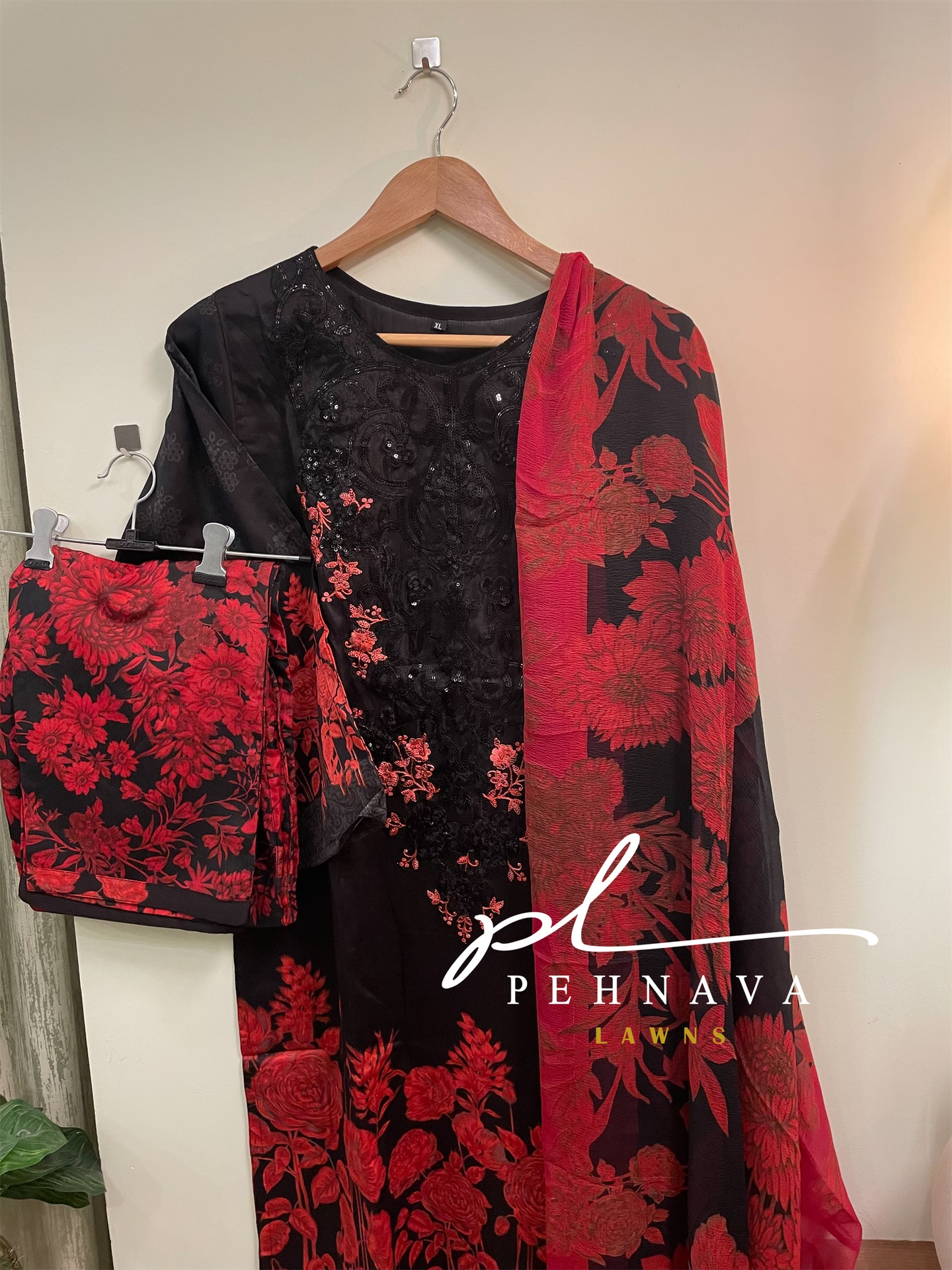 Printed casual suit with chiffon dupatta-3195